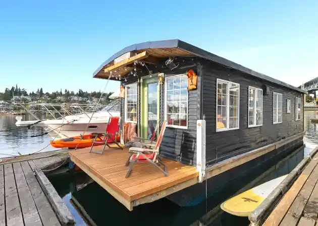 Houseboat Maintenance Tips