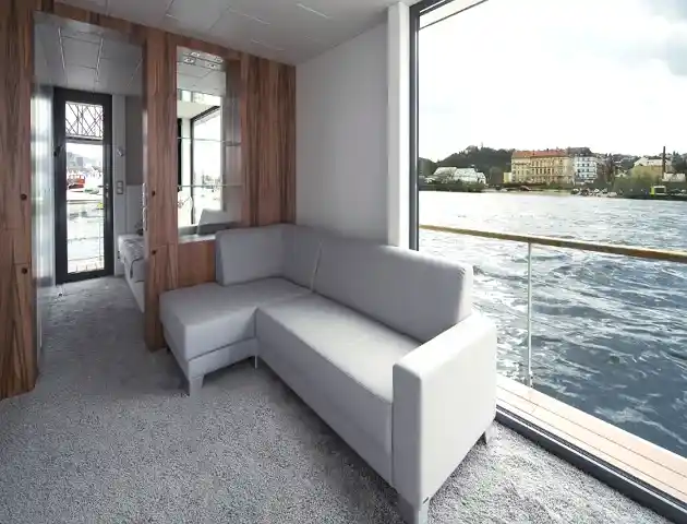Houseboat living