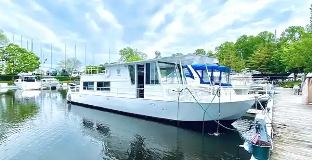 Houseboating in Lake Michigan