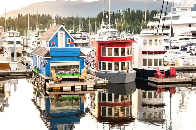 How Fast Does A Houseboat Go - guide