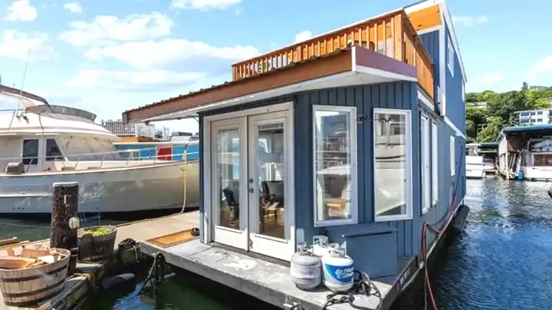 How Many Houseboats In Seattle