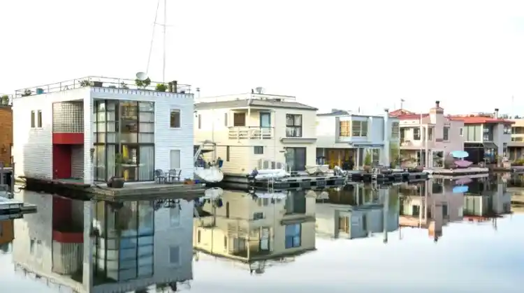 How Much Does It Cost To Moor A Houseboat