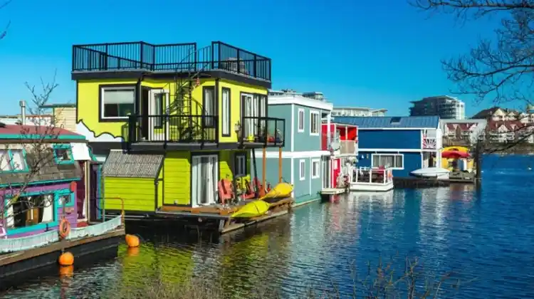 Is A Houseboat Real Property