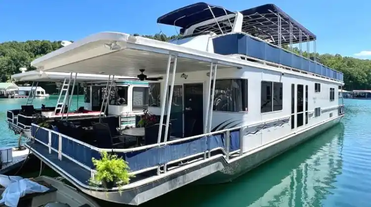 Is It Legal To Live On A Houseboat In TN