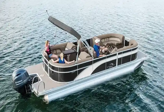 Pontoon Deck boat