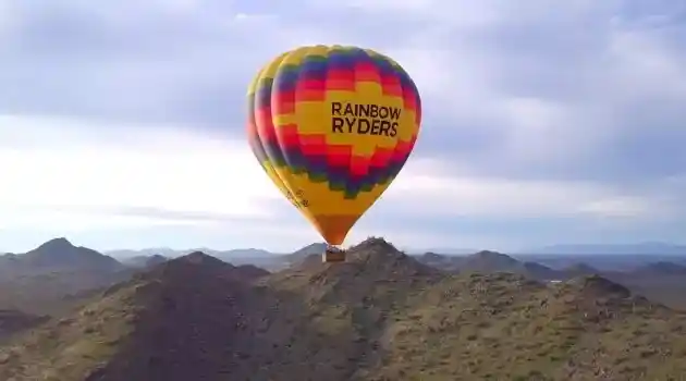 12 colorful balloons