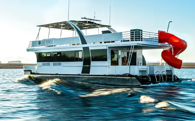 houseboat