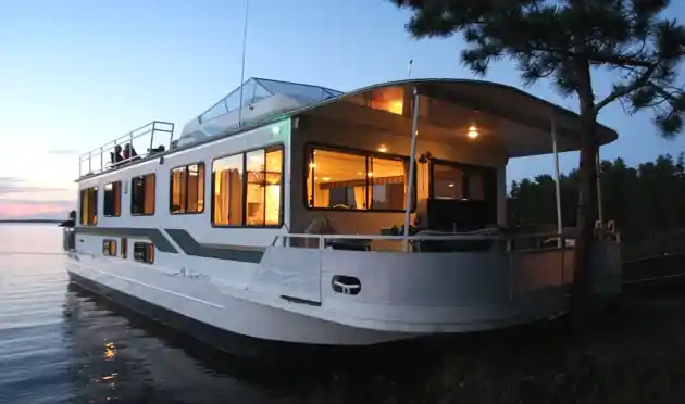 houseboats