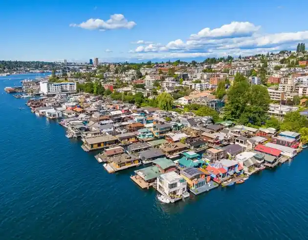 houseboat in Seattle