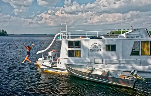 houseboating
