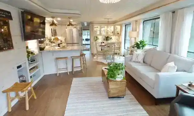 the interior of a houseboat is much like an class A motor home