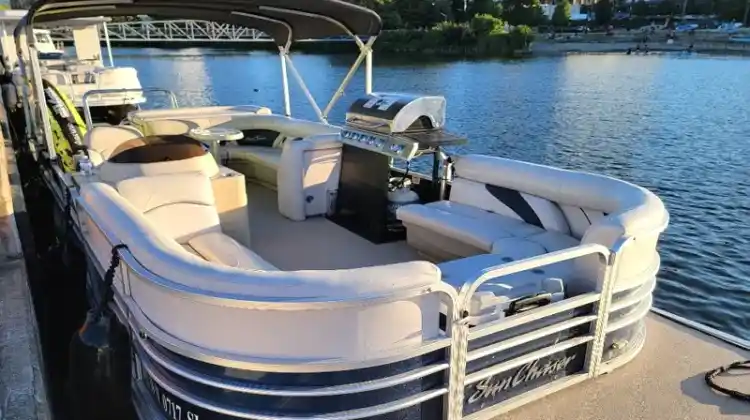 Does A Pontoon Boat Have A Bilge Pump