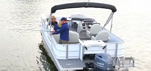 Pontoon boat for Fishing