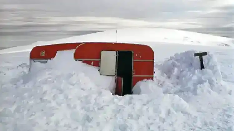 10 Best Cold Weather RVs That Will Keep You Warm in Winter